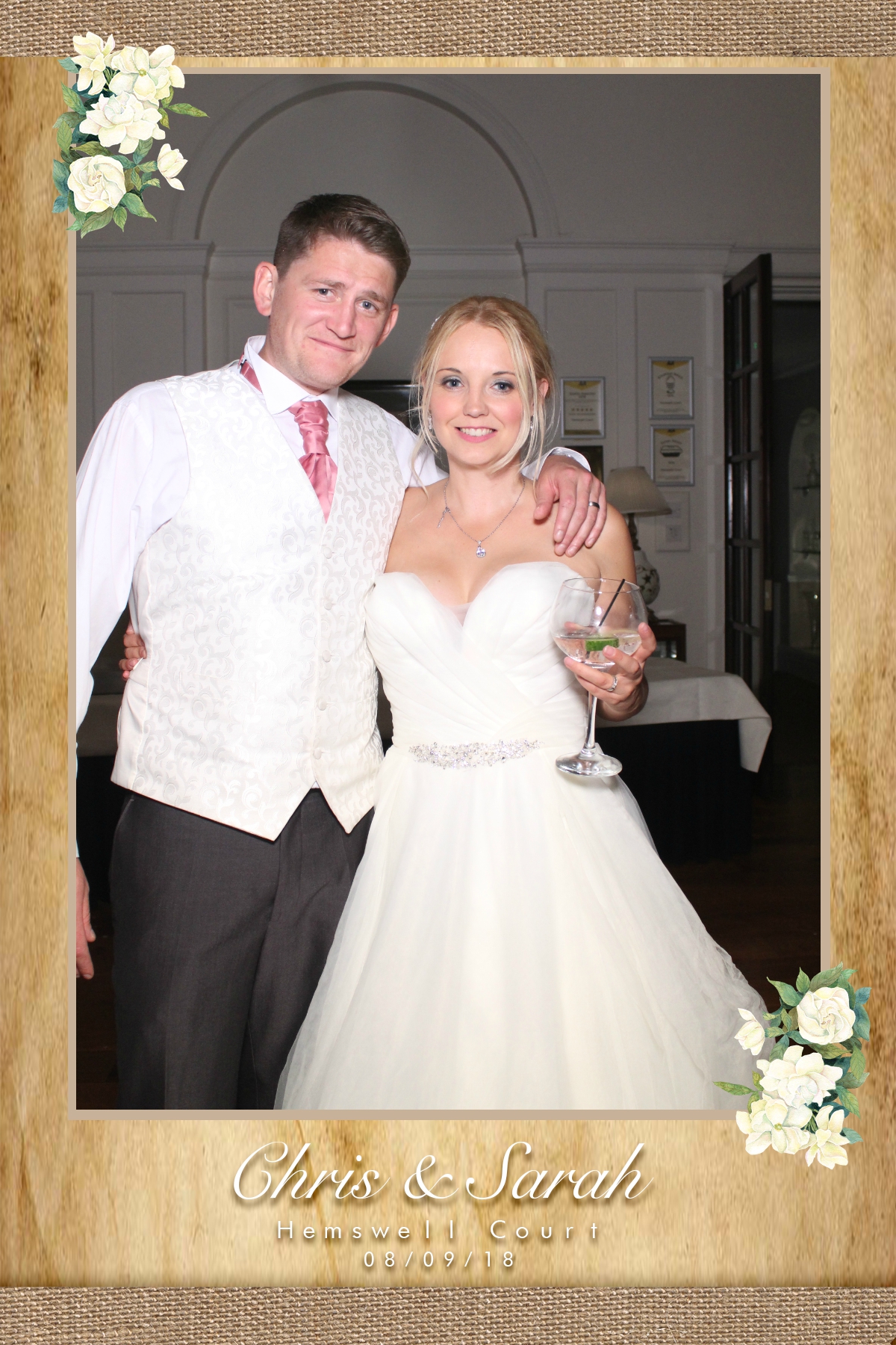 Chris & Sarah  | View more photos from the event at gallery.magicimages.uk/u/MagicImages/Chris-Sarah